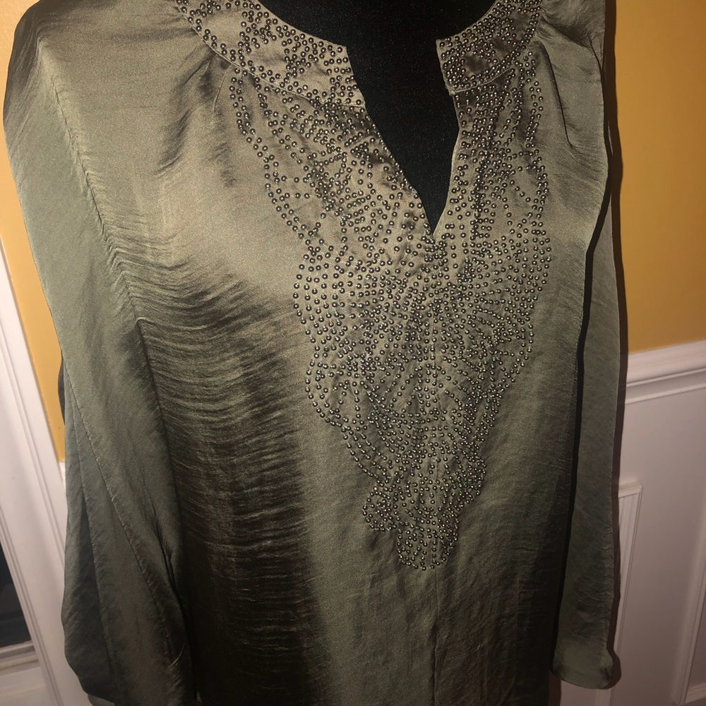 Flawless Brand NWT Stunning silk shimmering Size S